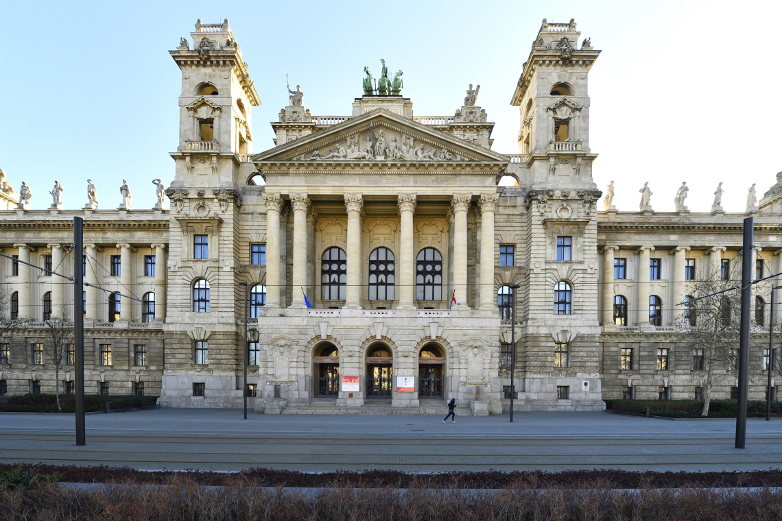 A demonstráció programja