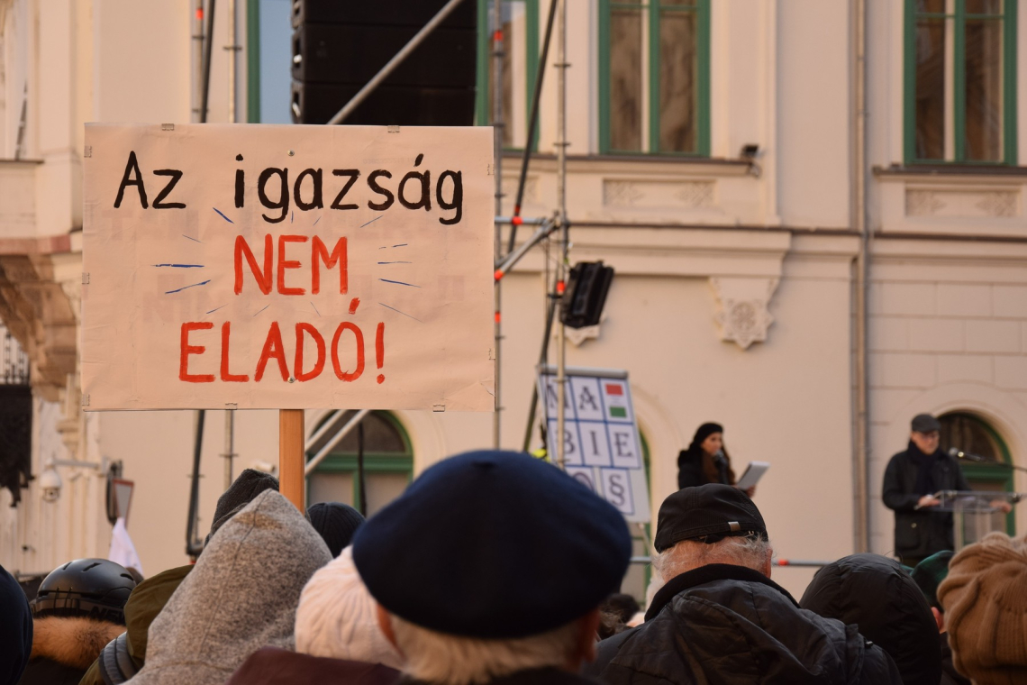 Köszönet a demonstrálóknak